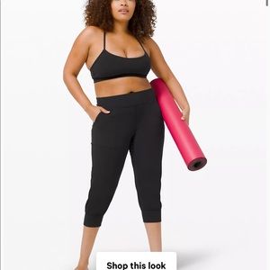 Lululemon cropped joggers